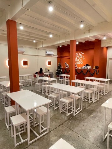 ให้เซ้งร้าน Café  ปากซอยจุฬาฯ 34 ติดถนนบรรทัดทอง ย่านศูนย์รวมความอร่อยในย่านบรรทัดทอง พร้อมอุปกรณ์ 