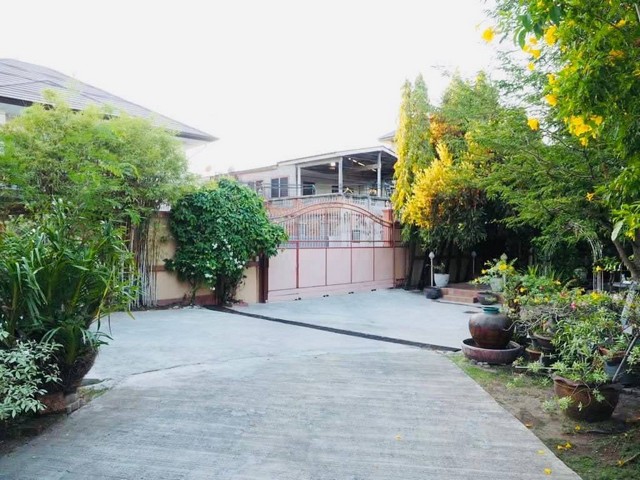 ขายที่ดิน ถมแล้ว สี่เหลี่ยมผืนผ้า เนื้อที่ 1-0-47 ไร่ ถนนกรุงเทพ-นนท์ 12 เมืองนนทบุรี