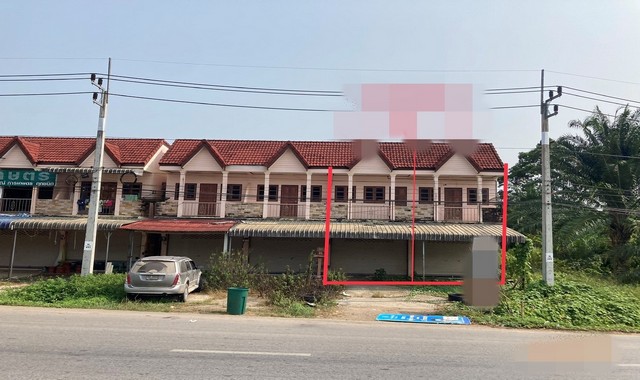 รายละเอียดเพิ่มเติมCode ID : PKK04-04923ราคาขาย        2,994,000 บาท- ขนาดพื้นที่ :  57 ตร.ว - พื้นที่ใช้สอย :   - ตร.ม- จำนวนห้อง : - ห้องนอน - ห้องน้ำ (มีชั้นลอย,  2 คูหา)- ที่จอดรถ :        1 คัน- อาคารพาณิชย์ :   2 ชั้น- อาคารพาณิชย์หันทางทิศ : -- อายุอาคาร :   16 ปีพิกัดทรัพย์    :     https://maps.app.goo.gl/aZRdJj1NcdZCCogaAสถานที่ใกล้เคียง- ใกล้โลตัส พนม - ใกล้บิ๊กซี ดีโป้ บ้านตาขุน- ใกล้โลตัส โกเฟรช บ้านตาขุน- ใกล้โรงพยาบาลพนมสอบถามเพิ่มเติม/�