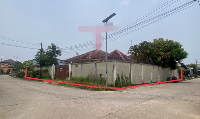 รายละเอียดเพิ่มเติมCode ID :   PKK02-09338ราคาขาย        4,711,000 บาท- ขนาดพื้นที่ :       189.90 ตร.ว (1 ไร่ / 89.90 ตร.ว)- พื้นที่ใช้สอย :  227.10 ตร.ม- จำนวนห้อง :     3 ห้องนอน 3 ห้องน้ำ- ที่จอดรถ :    1-2 คัน- บ้านเดี่ยว :     1 ชั้น- บ้านเดี่ยวหันทางทิศ : -- อายุอาคาร :      13 ปีพิกัดทรัพย์   :    https://maps.app.goo.gl/4a8yDEeZ3avccpSD8สถานที่ใกล้เคียง- ใกล้โลตัส โกเฟรช จะนะ สงขลา- ใกล้โลตัส จะนะ - ใกล้โรงพยาบาลจะนะ - ใกล้ตลาดนัดรถไฟจะนะสอบถามเพิ่มเติม/นัดชม�