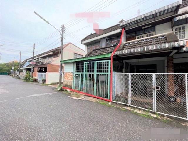 รายละเอียดเพิ่มเติมCode ID :   PKK02-16057ราคาขาย        2,315,000 บาท- ขนาดพื้นที่ :       173 ตร.ว (1 ไร่ / 73 ตร.ว)- พื้นที่ใช้สอย :  128.75 ตร.ม- จำนวนห้อง :     1 ห้องนอน 2 ห้องน้ำ- ที่จอดรถ :    1-2 คัน- บ้านเดี่ยว :     2 ชั้น- บ้านเดี่ยวหันทางทิศ : -- อายุอาคาร :      18 ปีพิกัดทรัพย์   :     https://maps.app.goo.gl/3oezUhc2WXepGVPn9สถานที่ใกล้เคียง- ใกล้โรงเรียนวัดนางเหล้า- ใกล้โรงเรียนวัดนางเหล้า- ใกล้โรงเรียนวัดประดู่- ใกล้โรงเรียนวัดสีหยังสอบถามเพิ�