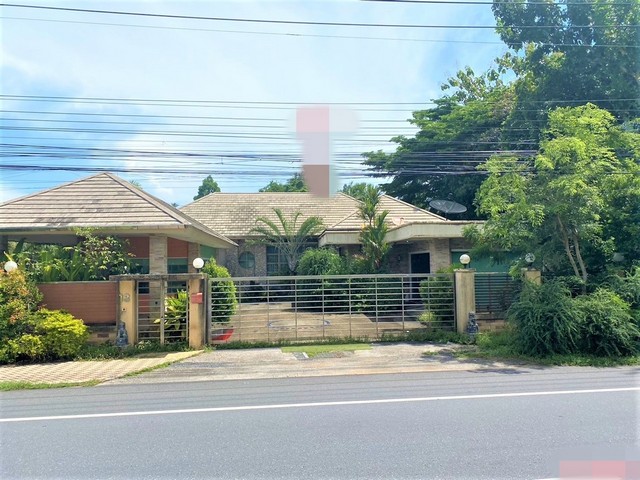 รายละเอียดเพิ่มเติมCode ID :    PKK02-08720ราคาขาย       8,530,000 บาท- ขนาดพื้นที่ :  607.20 ตร.ว (1 ไร่ / 2 งาน / 7.20 ตร.ว)- พื้นที่ใช้สอย :    225.75 ตร.ม- จำนวนห้อง :    2 ห้องนอน 3 ห้องน้ำ- ที่จอดรถ :    1-2 คัน- บ้านเดี่ยว  :      1 ชั้น- บ้านเดี่ยวหันทางทิศ : -- อายุอาคาร :   11 ปีพิกัดทรัพย์ :    https://maps.app.goo.gl/vEUAFKseEoKodmg56สถานที่ใกล้เคียง- ใกล้โลตัส โกเฟรช สาขาสทิงพระ- ใกล้วัดใหม่ บ่อดาน สทิงพระ- ใกล้วัดผาสุกาวาส- ใกล้โรงเรียนวัดประเจียกสอบ�