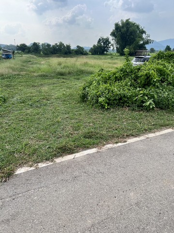 ขายที่ดินถมแล้ว อำเภอโพธาราม จังหวัดราชบุรี เนื้อที่ 2 ไร่ 37 ตารางวา##สนใจติดต่อโทร086-175-0518##รายละเอียดทรัพย์-ที่ดินถมแล้วขนาด 2 ไร่ 37 ตารางวา อยู่แถววัดถ้ำน้ำหัวรอโพธาราม ตำบลนางแก้ว อำเภอโพธาราม จังหวัดราชบุรี-ที่ดินติดถนนคอนกรีตมีน้ำและไฟพร้อม****ราคาเพียงไร่ละ 600,000 บาท##สนใจติดต่อโทร086-175-0518