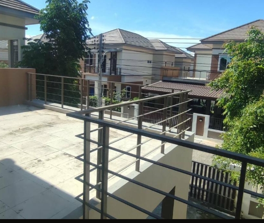 ให้เช่าและขาย หมู่บ้านซื่อตรง แกรนด์วิลล์ บางเสร่ สัตหีบ ชลบุรี เนื้อที่ 77.4 ตรว