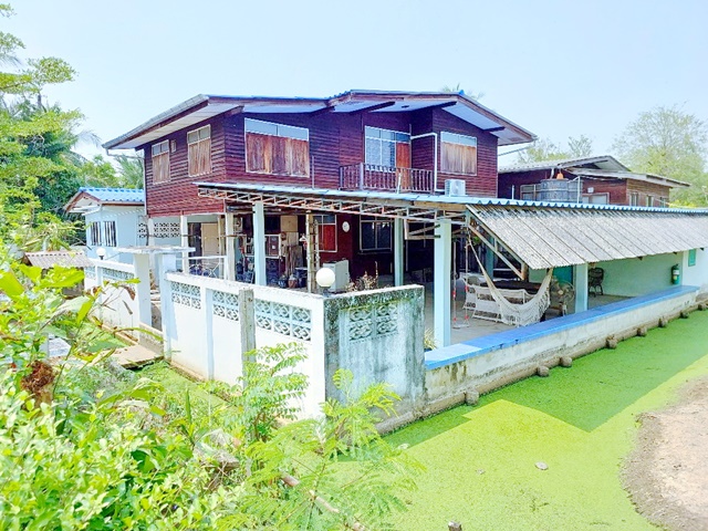 ตลาดน้ำบางน้ำผึ้ง พื้นที่สีเขียว ปอดแห่งกรุงเทพ บางกระเจ้า บ้านไทย 2 ชั้น 150 ตร.วา เฟอร์ครบ 3นอน 2น้ำ 4แอร์ พระประแดง  15,999 B-M เครื่องซักผ้าLungs of Bangkok Bang Krachao Thai house 2Storey 150sq.wa fully furnished 3bed 2bath 4a/c BangNamPhueng Floating Market Greenarea Phra Pradaeng 14,999 B-M washing machine 15,999 B-M ตำบล บางกะเจ้า อำเภอพระประแดง สมุทรปราการ 10130 ขนาดบนพื้นที่กว่า 150 ตร.วา ตั้งอยู่ในพื้นที่สีเขียวบางกะเจ้า ปอดของกรุงเทพ เฟอร์นิเจอร์ในบ้าน- เครื่องปรับอากาศ 4 ตัว- �