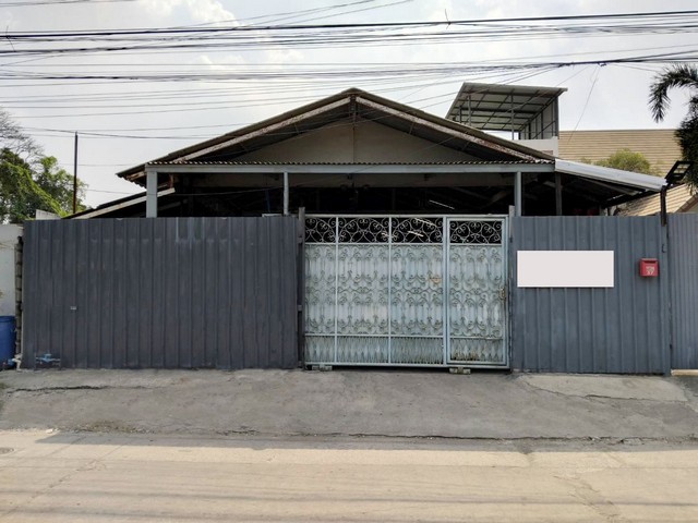 RK0353 ให้เช่าโกดัง 250 ตรม.ซอยเสนานิคม 26 พหลโยธิน  การคมนาคมสะดวก รถใหญ่สามารถเข้าได้ติดต่อ : คุณเด่นชัย 09-8481-8989         :06-2839-4747 Line   :0984818989          : https://line.me/ti/p/ezz8HbMifz         : แอดไลน์ แคปหน้าจอสอบถามได้เลยครับโกดัง 250 ตรม.ซอยเสนานิคม 26 พหลโยธิน ขนาดพื้นที่ 250 ตรม. มี 2 ห้องนอน ,1 ห้องน้ำ อยู่ ซอยเสนานิคม 26 พหลโยธิน เข้าออกได้หลายทาง รัชดา, ลาดปลาเค้า, ลาดพร้าว   การคมนาคมสะดวก รถใหญ่สามารถเข้าได้น้ำไม่ท