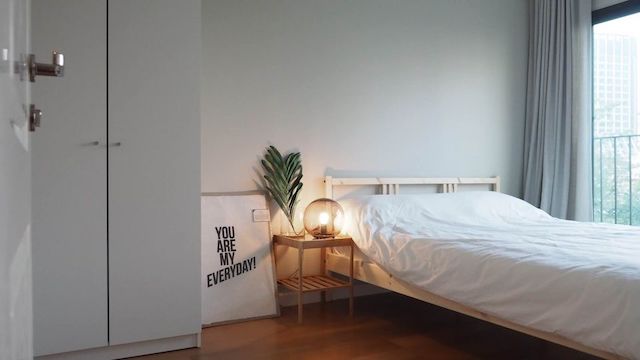 Condolette Dwell Sukhumvit 26, private, clean, peaceful, 6th floor, BTS Phrom Phong.***Service for selling/renting houses, condos and giving advice. If interested, contact at any time***Interested in additional details or pictures or making an appointment to see the room?Contact Ekachai (Aui)T. 089-799-5598Line ID: @auiauiaui001 ( add @ in front )-------------------------------------------------- ------------Room type: 1 bedroom, 1 bathroomSize 28.93 sq m., 6th floorClean room, beautifully decorated, ready to move in.details-------------------------------------------------- ------------Rental price: 22,000 baht per month-------------------------------------------------- ------------*Facilities worth using- swimming pool– Fitness– Security guard, project CCTV- Key Card door– garden-------------------------------------------------- ------------*Nearby important places (Based on information from Google Map)1. BTS Phrom Phong Station – 600 meters2. Emporium Department Store – 600