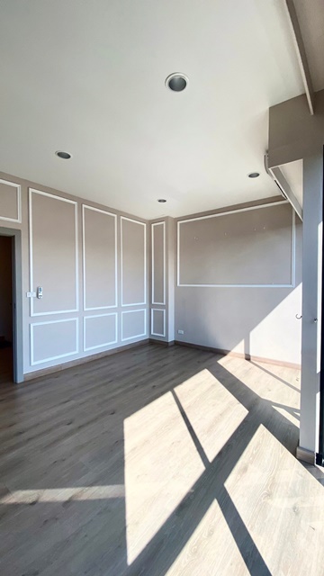 ถ.สุคนธสวัสดิ์ ใหญ่มาก! โฮมออฟฟิศ 4ชั้น เกษตร-นวมินทร์ เขตลาดพร้าว หน้ากว้าง 5.70 เมตร 10แอร์  24 ตร.วา จอดรถหลายคัน 280 ตร.ม. ถูกสุด