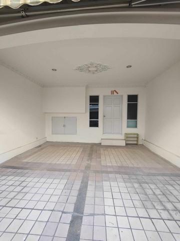 ให้เช่าทาวน์โฮม 3.5 ชั้น โครงการบ้านกลางกรุง แกรนด์เวียนนา พระราม 3