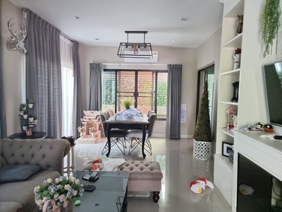 บ้าน - ไม่ไกลจาก เมกาบางนา, เดอะพาสิโอ้ลาดกระบัง, พาราไดซ์ พาร์ค,เซ็นทรัลบางนา ,โฮมโปร มาร์เก็ตวิลเลจสุวรรณภูมิ ,ซีคอนแสควร์,สนามบินสุวรรณภูมิ 38000 BAHT 3 ห้องนอน ขนาด = 51 ตาราง-วา ราคานี้พลาดไม่ได้ -