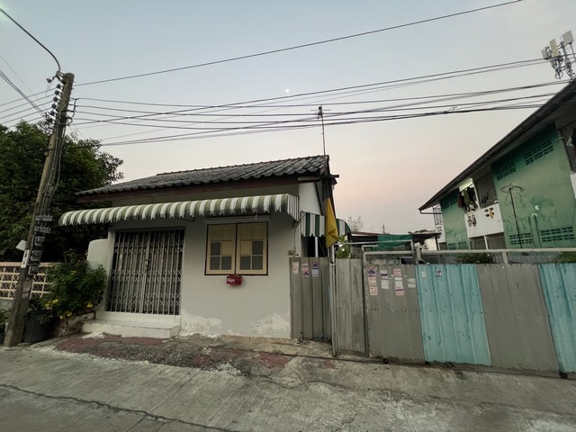 ขายบ้านเดี่ยว ซอยรามอินทรา 86 แยก 12-13 เนื้อที่ 48 ตารางวา