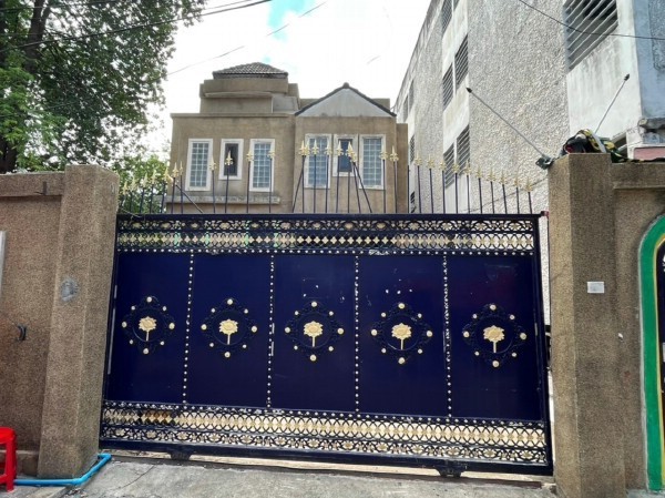  CC 1371  ให้เช่าโฮมออฟฟิศ 3 ชั้น รีโนเวทใหม่ ย่านทาวน์อินทาวน์ เหมาะทำสำนักงาน