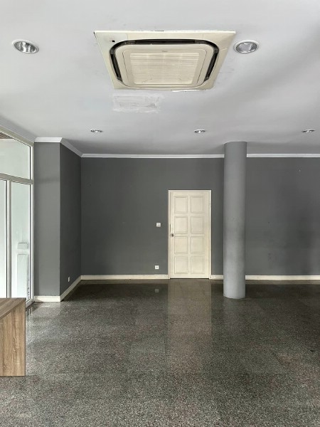 CC 1371  ให้เช่าโฮมออฟฟิศ 3 ชั้น รีโนเวทใหม่ ย่านทาวน์อินทาวน์ เหมาะทำสำนักงาน