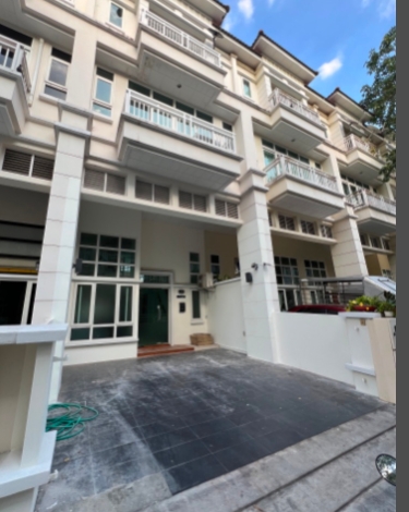  ให้เช่าโฮมออฟฟิศ 3.5 ชั้น สุขุมวิท 54  หมู่บ้านหงษ์นคร ใกล้ BTS อ่อนนุช