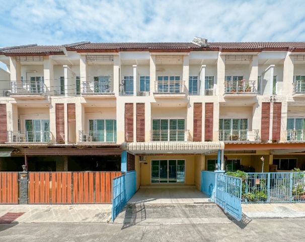ขายทาวน์โฮม 3 ชั้น ธนาภิรมย์ ศรีนครินทร์-วงแหวน ติดถนนศรีนครินทร์ 