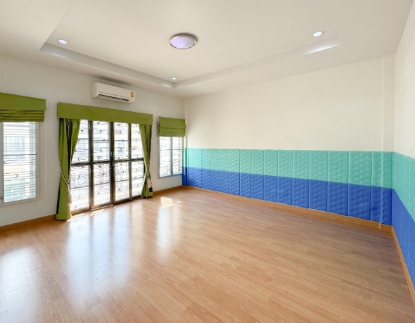 ขายทาวน์โฮม 3 ชั้น ธนาภิรมย์ ศรีนครินทร์-วงแหวน ติดถนนศรีนครินทร์