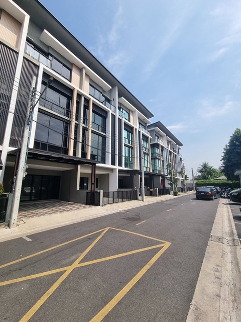 โฮมออฟฟิศ 4ชั้น เกษตร-นวมินทร์ เขตลาดพร้าว กว้าง 5.70 เมตร ถูกสุด ใหญ่มาก! ถ.สุคนธสวัสดิ์ 10แอร์  25 ตร.วา จอดรถหลายคัน 285 ตร.ม. 