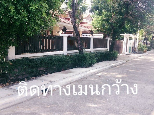 ขายบ้านเดี่ยว 97 ตร.วา ราคาขายขาดทุน 5,200,000 บาท ค่าใช้จ่ายวันโอนทั้งหมดคนละครึ่งหรือให้เช่า 18,000 บาท/เดือน  มบ. มณีรินทร์ เลค แอนด์ ปาร์ค ถนน 345 ต.บางคูวัด อ.เมือง จ.ปทุมธานี สนใจโทร  0968821857โปรพิเศษสุด  สามารถซื้อแบบผ่อนเจ้าของได้ขายบ้านเดี่ยว 2 ชั้น เนื้อที่ 97 ตร.ว. มี 3 ห้องนอน 3 ห้องน้ำ 5,200,000 บาท หรือให้เช่า 18,000 บาทต่อเดือน มบ. มณีรินทร์ เลค แอนด์ ปาร์ค อยู่ในเครือ แลนด์แอนด์เฮ้า