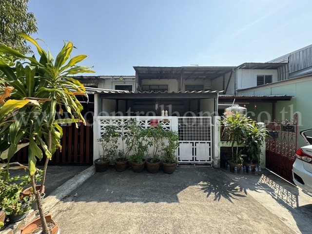 รหัสทรัพย์  4927ทาวน์เฮ้าส์  ซอย นวมินทร์47ที่ตั้ง : ซอยนวมินทร์ 47 แขวงคลองจั่น เขตบางกะปิ กรุงเทพมหานคร 10240รายละเอียดทรัพย์  - ทาวน์เฮ้าส์ 2 ชั้น, ขนาดพื้นที่ 23 ตารางวา, พื้นที่ใช้สอย 110 ตารางเมตร- 2 ห้องนอน, 1 ห้องน้ำ, 1 ห้องรับแขก, 1 ห้องครัว,  1 ที่จอดรถสถานที่และทำเลใกล้เคียง- เดอะ พรอมานาด, ศูนย์การค้าแฟชั่นไอส์แลนด์, โลตัส นวมินทร์ - ตลาดปัฐวิกรณ์, ตลาดนัดเลียบด่วนรามอินท