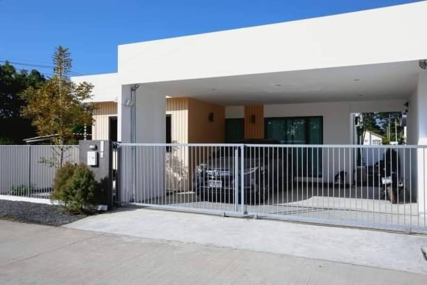 โซนสารภี 2.85 ล้าน 2 หลังสุดท้าย‼️ บ้านเดี่ยว #สไตล์ญี่ปุ่น #MUJI Style #ดอนแก้ว #สารภี เยื้องการไฟฟ้าสารภี น้ำ ไฟฟ้า สาธารณูปโภค ครบ​ครัน #ติดถนนหลัก 150 เมตร​3 ห้องนอน 3  ห้องน้ำ 1 ห้องครัว2 ที่จอดรถ1 สวนสวยกลางบ้านพิเศษ!! จองภายในเดือนนี้ รับของแถมสุดคุ้มจองบ้าน ก่อนสิ้นปี ! เพียง  ????,????????????   บาท   เราแจกให้ทุกหลัง ส่วนลดสูงสุดกว่า  ????????????,????????????  บาท*  #กำลังก่อสร้าง ฟรีโอนกรรมสิทธิ์50:50ฟ