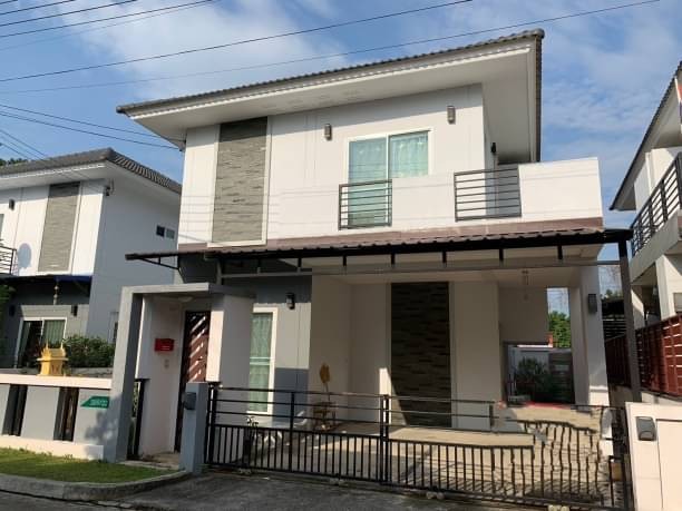 ด่วน! พร้อมเป็นเจ้าของ 3.19 ล้าน บ้านเดี่ยว 2 ชั้น #บ้านในโครงการ #หางดง #ย่านเศรษฐกิจ #สภาพใหม่ #หลังใหญ่ #พร้อมเฟอร์นิเจอร์ครบ #ซื้ออยู่เองหรือปล่อยเช่าได้เนื้อที่ 47 ตารางวา 3 ห้องนอน 3 ห้องน้ำ1 ห้องรับแขก1 ห้องครัว1 ที่จอดรถ​พร้อมเฟอร์นิเจอร์ และอุปกรณ์ต่างๆเครื่องปรับอากาศ 3เครื่องทำน้ำอุ่น 1เตียงนอน  2ตู้เสื้อผ้า 2โต๊ะเครื่องแป้ง  1ชุดรับแขก  1ตู้วางทีวีผ้าม่านเหล