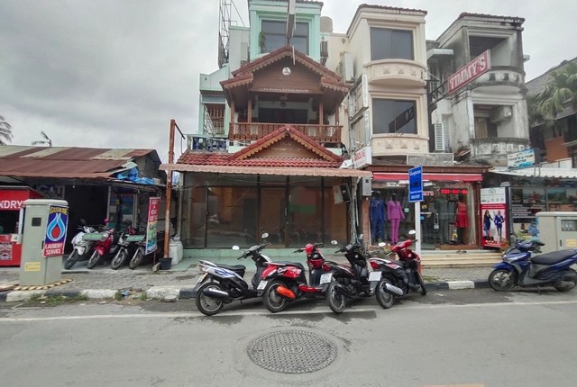 รายละเอียดเพิ่มเติมCode ID : PKK04-04501ราคาขาย              14,872,000 บาท- ขนาดพื้นที่ :     27 ตร.ว- พื้นที่ใช้สอย :   267.50 ตร.ม- จำนวนห้อง :   - ห้องนอน - ห้องน้ำ - ที่จอดรถ :    1 คัน- อาคารพาณิชย์ :    3 ชั้น- อาคารพาณิชย์หันทางทิศ : -- อายุอาคาร :       24 ปีพิกัดทรัพย์    :    https://maps.app.goo.gl/MneL6xqoefRqkzXh6สถานที่ใกล้เคียง- ใกล้โลตัส เอ็กซ์เพรส ตลาดดาว- ใกล้โลตัส เอ็กเพรส สาขาหน้าทอน- ใกล้โรงพยาบาลกรุงเทพสมุย - ใกล้วัดสว่างอารมณ์ (เฉวง) �