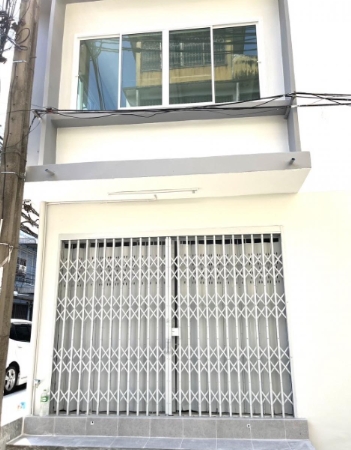 ขายอาคาร 3 ชั้น ใกล้เทอรมินอล พระราม3 เขตบางคอแหลม เพิ่งรีโนเวทใหม่ ทำเลใจกลางเมือง