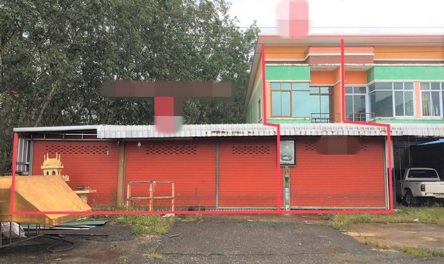 รายละเอียดเพิ่มเติมCode ID : PKK04-05962ราคาขาย        3,300,000 บาท- ขนาดพื้นที่ :    63.30 ตร.ว- พื้นที่ใช้สอย :  160 ตร.ม- จำนวนห้อง :  3 ห้องนอน 2 ห้องน้ำ - ที่จอดรถ :   1 คัน  - อาคารพาณิชย์ :   2 ชั้น- อาคารพาณิชย์หันทางทิศ : -- อายุอาคาร :      9 ปีพิกัดทรัพย์ :      https://maps.app.goo.gl/JPQTseW8U3KKb5Ha9สถานที่ใกล้เคียง- ใกล้โลตัส โกเฟรช ราชภัฎสุราษฎร์ธานี- ใกล้บิ๊กซี มินิถนนสร้างตนเอง 2 สุราษฏร์ธานี- ใกล้โลตัส โกเฟรช มอ สุราษฎร์ธานี - ใกล�