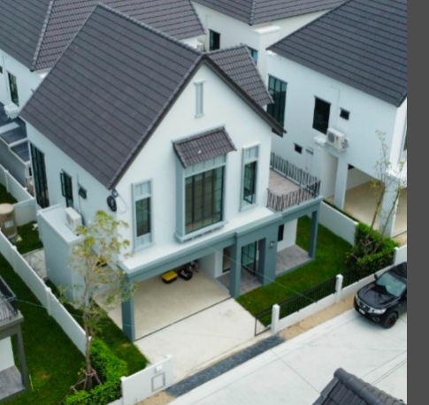 ขายบ้านเดี่ยว สราญสิริ ประชาอุทิศ90  เนื้อที่ 52 ตรว มี 4 ห้องนอน 3 ห้องน้ำ