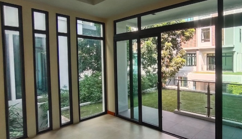 ขายบ้านเดี่ยว 4 ชั้น  โครงการ H-Cape Minera รามอินทรา  ใกล้สวนสยาม เนื้อที่ 53 ตรว มี  6 ห้องนอน 4 ห้องน้ำ