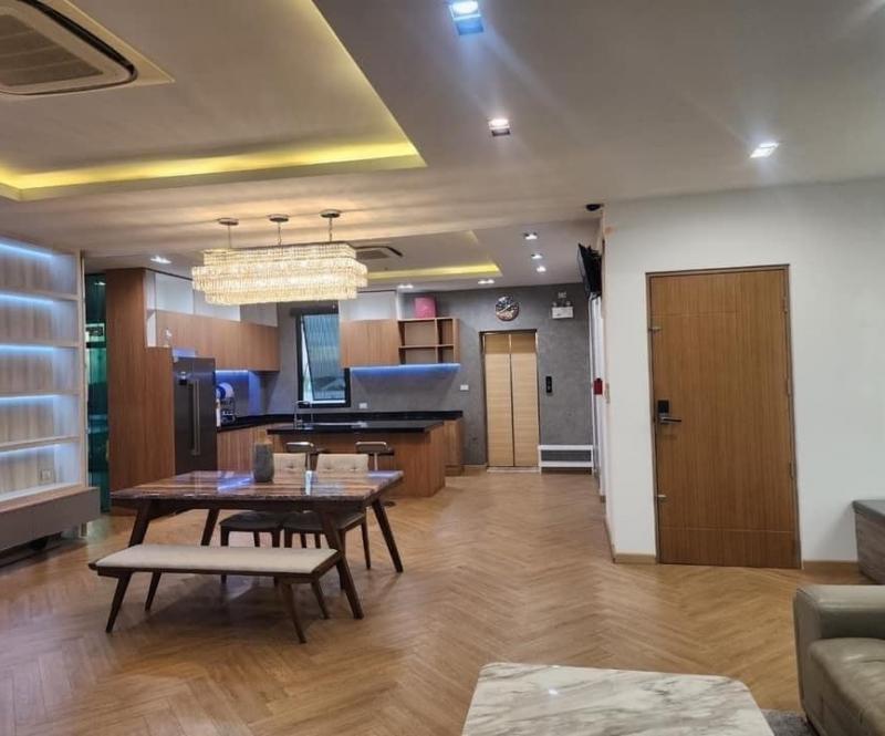 CC 1380  ขายสำนักงาน 4 ชั้น ย่านสุขาภิบาล 5  อยู่ใกล้ทางด่วน ประมาณ 600 เมตร