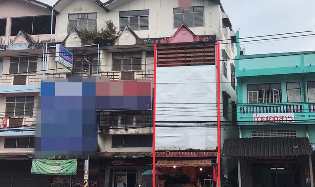 รายละเอียดเพิ่มเติมCode ID : PKK04-05713ราคาขาย         4,500,000 บาท- ขนาดพื้นที่ :     20.70 ตร.ว- พื้นที่ใช้สอย :  240 ตร.ม- จำนวนห้อง :   - ห้องนอน - ห้องน้ำ (มีชั้นลอย)- ที่จอดรถ :    1 คัน- อาคารพาณิชย์ :   4 ชั้น- อาคารพาณิชย์หันทางทิศ : -- อายุอาคาร :     25 ปีพิกัดทรัพย์ :     https://maps.app.goo.gl/xgurbnSKrPcQTiBp9สถานที่ใกล้เคียง- ใกล้โลตัส โกเฟรช ราชภัฎสุราษฎร์ธานี- ใกล้บิ๊กซี มินิถนนสร้างตนเอง 2 สุราษฏร์ธานี- ใกล้วัดนิคมธรรมาราม- ใกล้โ