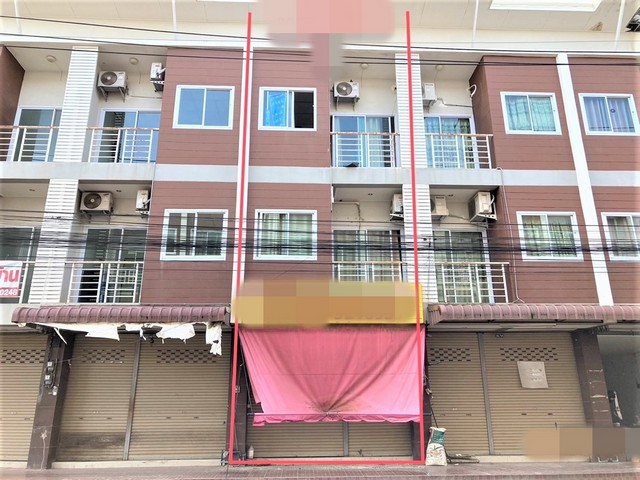 รายละเอียดเพิ่มเติมCode ID : PKK04-05380ราคาขาย           3,087,000 บาท- ขนาดพื้นที่ :     27.10 ตร.ว- พื้นที่ใช้สอย :  248 ตร.ม- จำนวนห้อง :   - ห้องนอน - ห้องน้ำ (ห้องริม)- ที่จอดรถ :  1 คัน- อาคารพาณิชย์ :   3 ชั้น- อาคารพาณิชย์หันทางทิศ : -- อายุอาคาร :     11 ปีพิกัดทรัพย์ :      https://maps.app.goo.gl/dVPUfnvsjsPZ1P4T6สถานที่ใกล้เคียง- ใกล้โลตัส โกเฟรช ราชภัฎสุราษฎร์ธานี- ใกล้บิ๊กซี มินิถนนสร้างตนเอง 2 สุราษฏร์ธานี- ใกล้ตลาดนัดซอย 2- ใกล้วัดภูธร