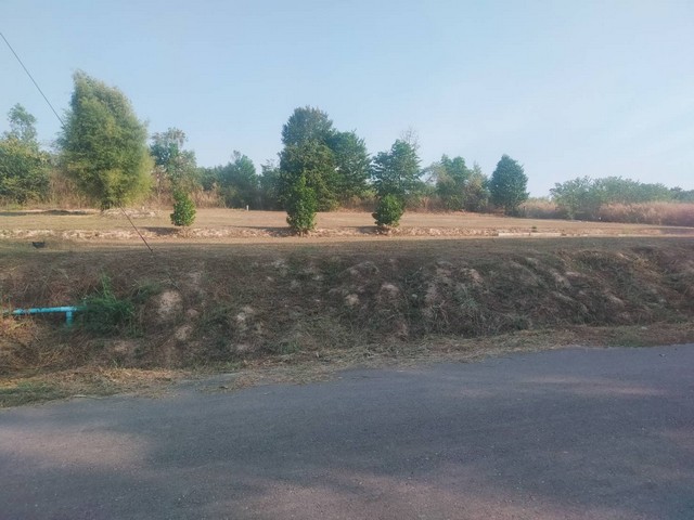 CK094ที่ดินปรับถมแล้วติดถนนสองด้าน วิวเขาสวยมากเขตออร์ชาร์ดปาร์ค สองสลึง อ.แกลง จ.ระยองติดถนนลาดยาง มีน้ำประปา มีไฟฟ้าครบครันหน้ากว้างติดถนน 99 เมตรเนื้อที่ 2-2-98.8 ไร่ขายในราคา ตารางวาละ 2,800 บาทฟรีโอน  (ต่อรองได้)เหมาะสร้างบ้านพัก เป็นอย่างมาก สนใจสอบถาม  0958134978  คุณต่อ ไอดีไลน์ toor2525250618192224  คุณขิง