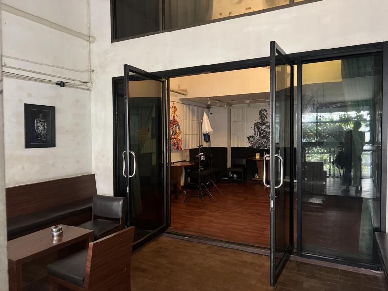 ขาย townhouse 4 ชั้น ย่านศิริมังคลาจารย์ สถานที่พร้อมเปิดธุรกิจ ร้านอาหาร ผับ บาร์ ได้เลย ข้างบนมี rooftop