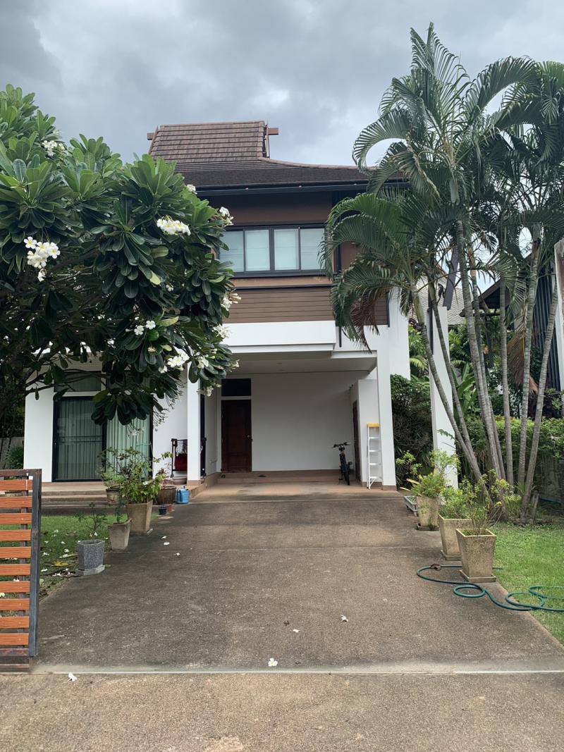 SW000702ขายบ้านเดี่ยว หมู่บ้าน ล้านนา มนตรา เชียงใหม่โลเคชัน       : หนองควาย เชียงใหม่ขนาดที่ดิน    :  93 ตารางวาพื้นที่ใช้สอย  :    215 ตารางเมตรจำนวนชั้น    :        2      ชั้นประเภทบ้าน  :       3ห้องนอน   3ห้องน้ำ ที่จอดรถ      :      2ราคาขาย :  9,000,000บาท โอนคนละครึ่งสถานที่ใกล้เคียง-  เชียงใหม่ไนท์ซาฟารี-  วัดพระธาตุดอยคำ-  อุทยานราชพฤกษ์-  มหาวิทยาลัยเชียงใหม่- โรงเรียนนานาชาติ ปัญญาเด่นสนใจติดต่อ Line @s