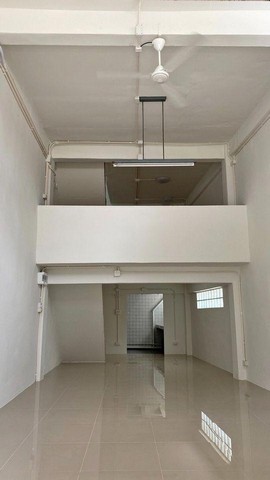 รหัสC5944 ให้เช่าอาคารพาณิชย์ 3ชั้น ตกแต่งใหม่ ซอยสุขุมวิท16 ใกล้ MRT ใกล้ BTS อโศก