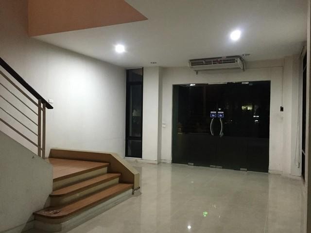 รหัสC5942  ให้เช่าโฮมออฟฟิศ  4ชั้น โครงการบ้านกลางกรุง ออฟฟิศ พาร์ค บางนา ใกล้เซ็นทรัลบางนา