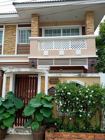 ขายบ้านเดี่ยว  มบ.ซอยชลพฤกษ์ บางเชือกหนัง ตลิ่งชัน กทม  เนื้อที่ 54 ตรว. (หลังหัวมุม) พื้นที่ใช้สอย 170 ตรม. หน้ากว้าง 12 ม. 3ห้องนอน 3 ห้องน้ำ 1ห้องเอนกประสงค์ 1ห้อวครัว 1ห้องเก็บของ 1ห้องครัว (พร้อมเครื่องดูดควัน) ในบ้านจอดรถได้ 2คัน จอดหน้าบ้าน ข้างบ้านได้อีก3-4คัน ไม่ติดบ้านใคร บ้านติดร้านอาหารบ้านส้มตำ ติดสนามกอล์ฟ ติดคาเฟ่ ร้านอาหาร ติดมบ.ฟ้ากรีนพาร์ค มบ.แกรนด์บางกอ