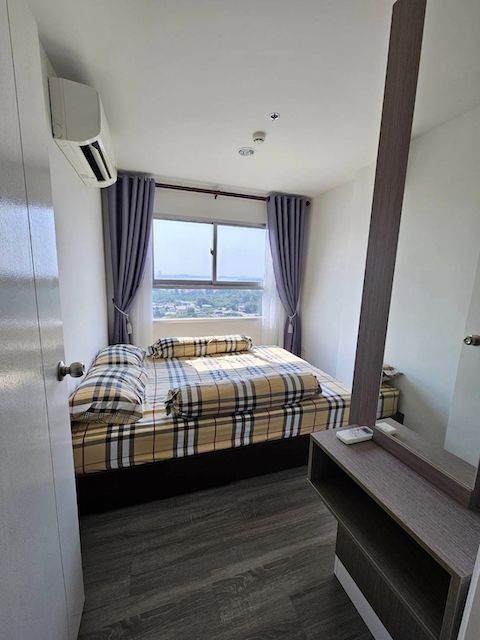 The Trust Erawan, safe, calm, clean, 14th floor, BTS Erawan.***Service for selling/renting houses, condos and giving advice. If interested, contact at any time***Interested in additional details or pictures or making an appointment to see the room?Contact Ekachai (Aui)T. 089-799-5598Line ID: @auiauiaui001 (add @ in front)-------------------------------------------------- ------------Room type: 1 bedroom, 1 bathroomSize 28.84 sq m., 14th floorNew, clean room, beautifully decorated, ready to move in.details-------------------------------------------------- ------------Rental price: 8,500 baht/month-------------------------------------------------- ------------*Facilities worth using- Swimming pool, salt system, size 16 x 27 meters- Relaxation garden, resort style- Fitness with equipment- Sauna room- library-------------------------------------------------- ------------*Nearby important places (Based on information from Google Map)- Samrong Center: 3.6 km.- Imperial World Samrong: 3.7 km.