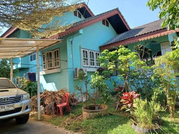 โซนแม่เหียะ ขาย 4 ล้าน 103.7 ตรว. บ้านเล่นระดับ เนื้อที่เยอะ ห่างจากถนนเชียงใหม่-หางดง 120 เมตร #ใกล้โรงเรียนสารสน์วิเทศล้านนา #ใกล้บิ๊กซีแม่เหียะเนื้อที่ 103.7 ตรว.พื้นที่ใช้ซอย 250 ตารางเมตร3 ห้องนอน 4 ห้องน้ำ2 ห้องทำงาน1 ห้องโถง1 ห้องครัว1 ซักล้าง2 ห้องเก็บของขนาดใหญ่แอร์ 4 ตัวมีอาคารเปิดร้านค้าได้อีก 1 หลัง50 ตารางเมตร1 ห้องน้ำใกล้ โรงเรียนชั้นนำ 8 แห่งใกล้บิ๊กซีแม่เหียะ 5 