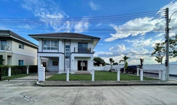 บ้านวิวสวย หลังใหญ่ ขาย 3.2 ล.เท่านั้น 69.2 ตรว. #สันนาเม็ง #สันทราย บ้านเดี่ยว 2 ชั้น ​#วิวทุ่งนา ภูเขา #แปลงมุม มีที่ดินเหลือสร้างต่อเติม​ได้ #ใกล้โรงเรียนนานาชาติจีน เนื้อที่ 69.2 ตร.ว.พื้นที่ใช้สอย ประมาณ 150 ตร.ม.3 ห้องนอน 3 ห้องน้ำ1 ห้องนั่งเล่น1 ห้องครัว2 ที่จอดรถรปภ. 24 ชั่วโมงฟรีโอนฟรีแอร์ 2เครื่องฟรีสนามหญ้าสถานที่ใกล้เคียงใกล้โรงเรียนนานาชาติจีน ใกล้เทศบาลสันนาเม็ง