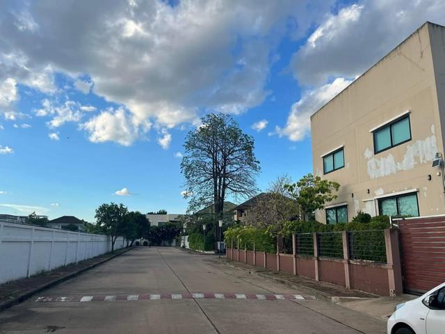 ขายที่ดินเปล่า เนื้อที่ 70.2 ตรว.ถนนเฉลิมพระเกียรติ ร.9 ซอย 32