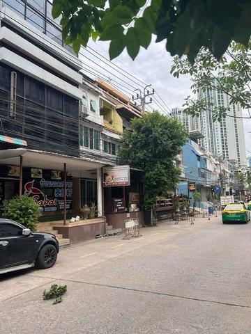 ให้เช่าอาคารพาณิชย์ 4 ชั้น ย่านพระราม 9 ห้วยขวาง ใกล้ MRT พระราม 9