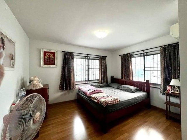 ขายบ้านแฝด 2 ชั้น หมู่บ้านสวนฟ้าใส พิกัด บางแสน-ซอยสาระพัดช่าง