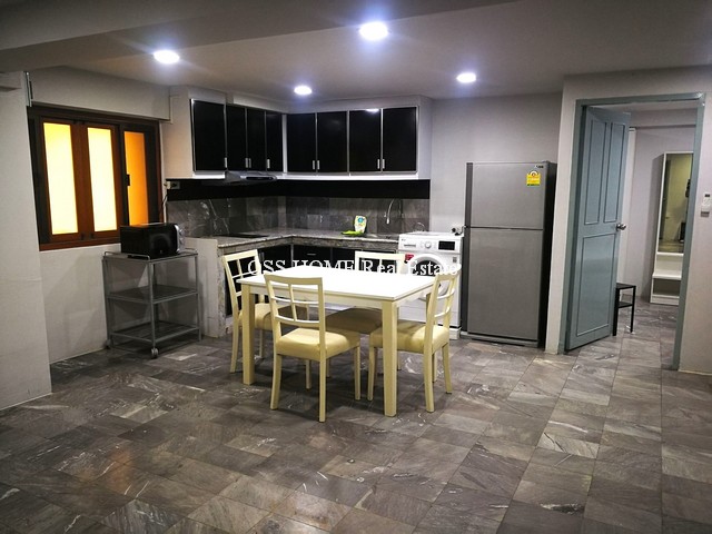 ขายคอนโด ทองหล่อทาวเวอร์ พื้นที่ใช้สอย 100 ตร.ม.ย่านทองหล่อ ทำเลทอง ใกล้แหล่งงานธุรกิจ ห้างร้านอาหารต่างๆ เหมาะอยู่อาศัย หรือ ซื้อลงทุน