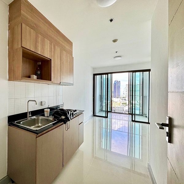 LIST 25359ขายด่วน คอนโด ไอดีโอ ลาดพร้าว 5(IDEO Ladprao 5) กรุงเทพมหานคร#อยากขาย #ยอมขายขาดทุน #อยากปลอดภาระ#ราคาดี #ใกล้mrt #เดินทางสะดวกราคา2.59ล้านบาทห้องชั้นที่ : 22 พื้นที่ใช้สอย : 33.25 ตร.ม.ห้องนอน : 1 ห้อง ห้องน้ำ : 1 ห้อง จอดรถได้ : 1 คันรายละเอียดเพิ่มเติม : ห้องมุมชั้นสูง วิวเมืองไม่มีบล็อกของแถม : เครื่องปรับอากาศ 2 เครื่อง, ตู้ครัวบิ้วอินสิ่งอำนวยความสะดวกLobby/MailboxLibraryKid ClubSwimming poolFitnessPavilionพื้นที่น