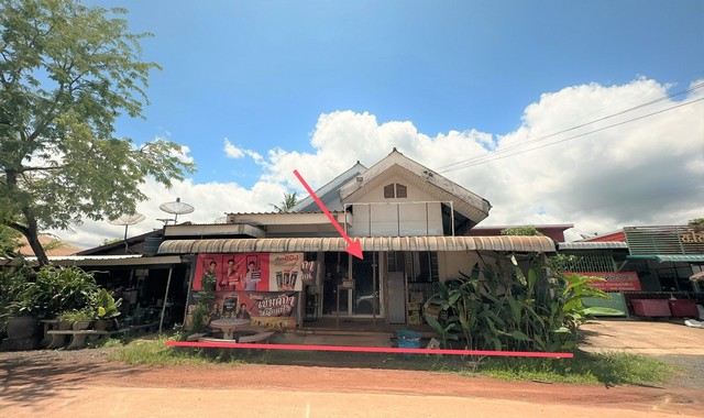  รายละเอียดเพิ่มเติม Code ID : PKK02-10505  ราคาขาย  1,372,000  บาท- ขนาดพื้นที่ :   373.00 ตร.ว.- พื้นที่ใช้สอย :  144 ตรม - จำนวนห้อง :   1 ห้องนอน 1 ห้องน้ำ - ที่จอดรถ :    1   คัน- บ้านหันทางทิศ : - พิกัดทรัพย์ : https://maps.app.goo.gl/Lsfe5RofcvMwybkP7    สถานที่ใกล้เคียง- ใกล้โรงพยาบาลน้ำยืน- ใกล้โลตัส กเฟรช ซูเปอร์มาร์เก็ต น้ำยืน - ใกล้มินิบิ๊กซีสาขาน้ำยืน อุบลราชธานี- ใกล้ บิ๊กซี ซูเปอร์เซ็นเตอร์ น้ำยืน   สอบถามเพิ่มเติม/นัดชมโทร. 09