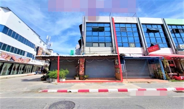 รายละเอียดเพิ่มเติมCode ID : PKK04-06324ราคาขาย           25,900,000 บาท- ขนาดพื้นที่ :    27 ตร.ว- พื้นที่ใช้สอย :   319 ตร.ม- จำนวนห้อง :   - ห้องนอน - ห้องน้ำ (มีชั้นดาดฟ้า) - ที่จอดรถ :    1 คัน- อาคารพาณิชย์ :    3 ชั้น- อาคารพาณิชย์หันทางทิศ : -- อายุอาคาร :       25 ปีพิกัดทรัพย์   :  https://maps.app.goo.gl/26AB8McRDosSH2FUAสถานที่ใกล้เคียง- ใกล้โลตัส เอ็กซ์เพรส ตลาดดาว - ใกล้โลตัส เอ็กเพรส สาขาหน้าทอน  - ใกล้แม็คโคร เกาะสมุย- ใกล้โรงพยาบาลกรุงเ�