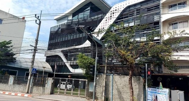  ให้เช่าอาคาร 6 ชั้น  เนื้อที่ 255 ตรว ติดถนนเลียบคลองภาษีเจริญฝั่งเหนือ หนองแขม